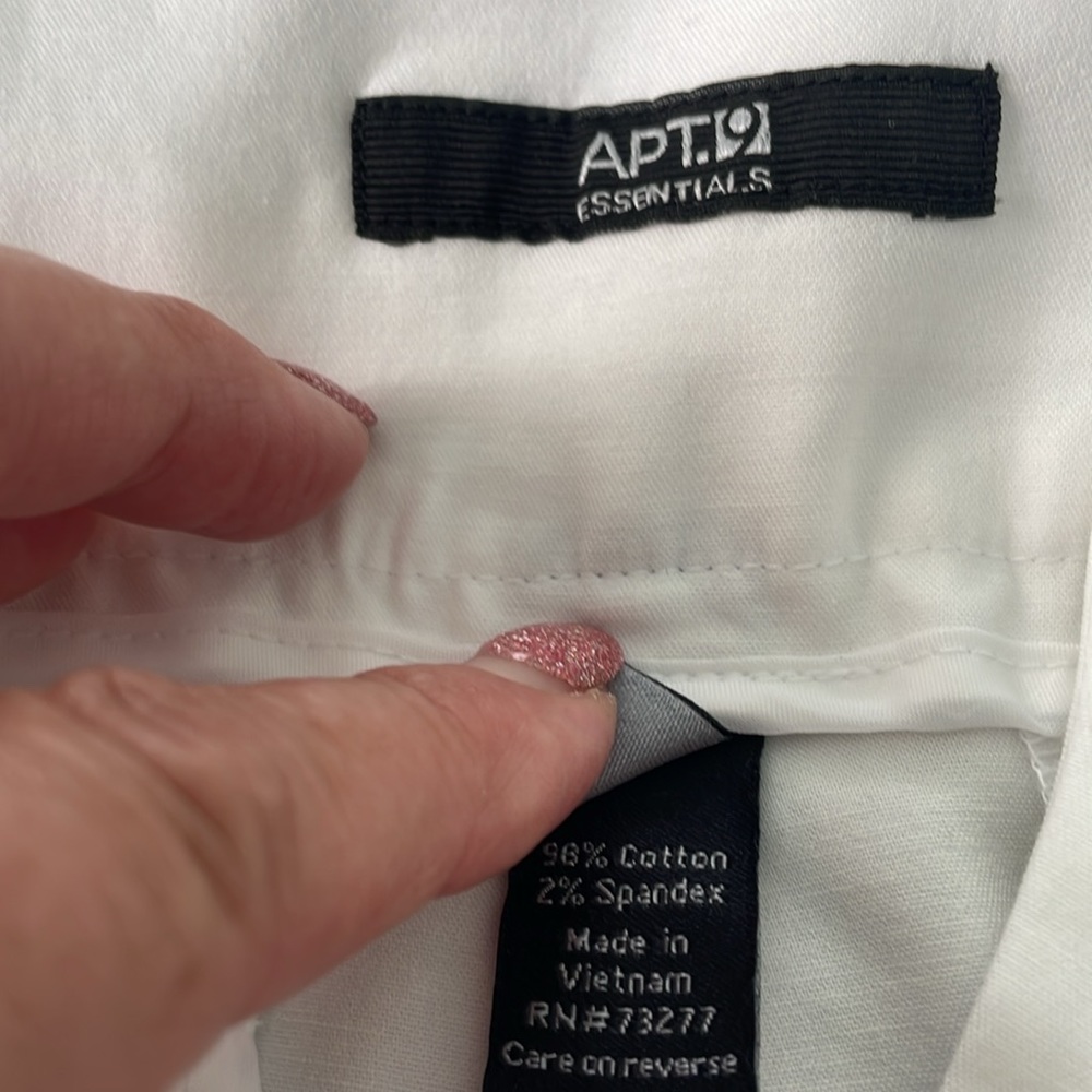 Women’s white shorts - Apt. 9 - Picture 4 of 7